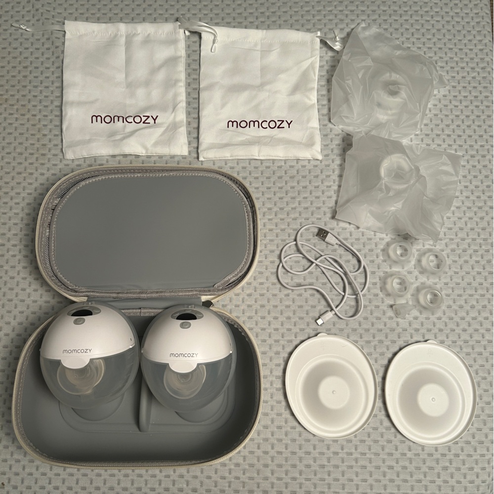 Momcozy M5 Wearable Breast Pump Set – Only Used 2 Months